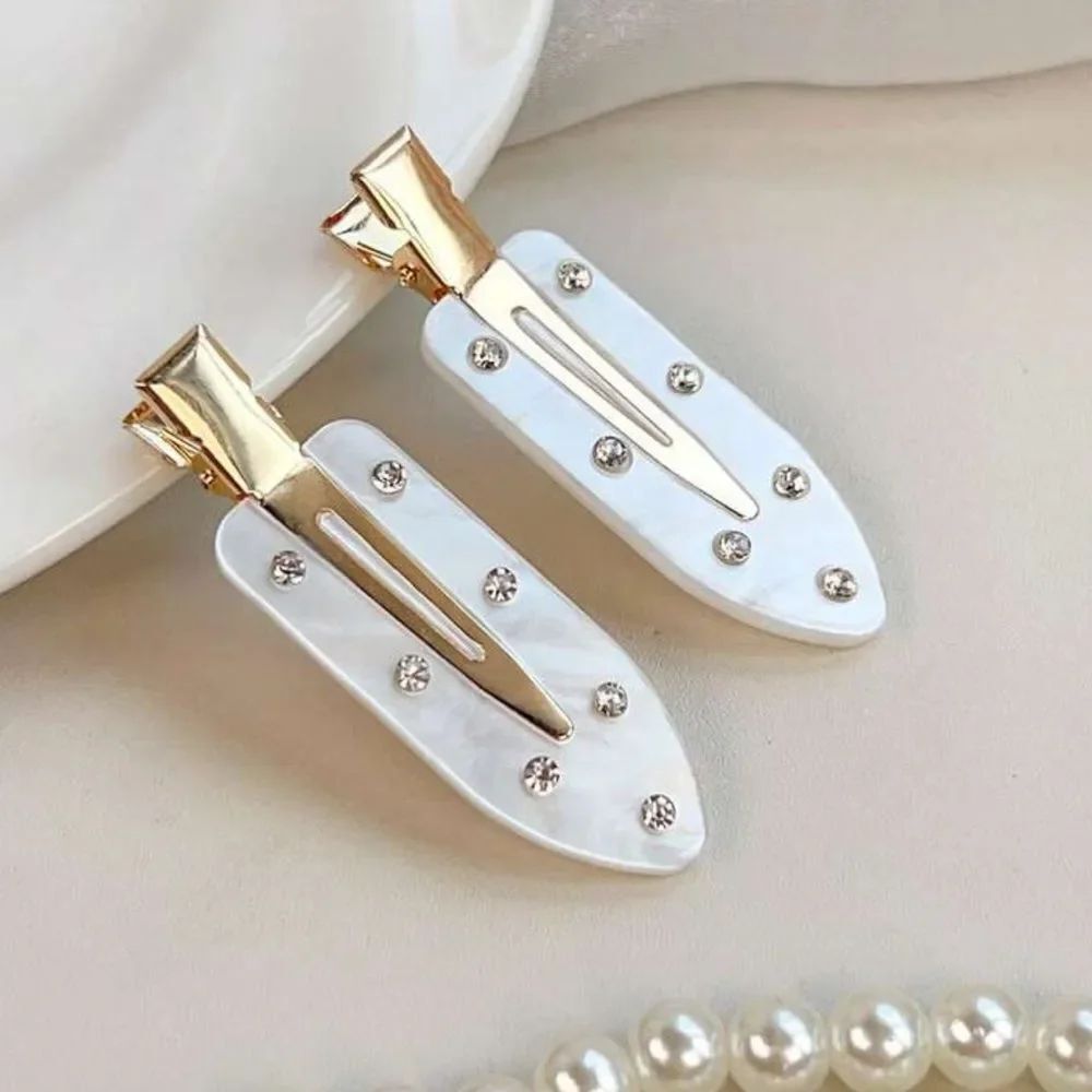 Elegant Gold and White Hair Clips R235